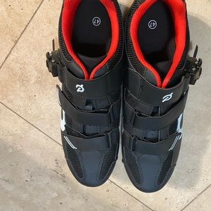 Peloton cycling shoes - size 47. *like new*